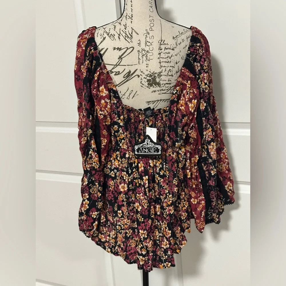 Angie Floral Blouse - Black and Pink - Picture 4 of 8